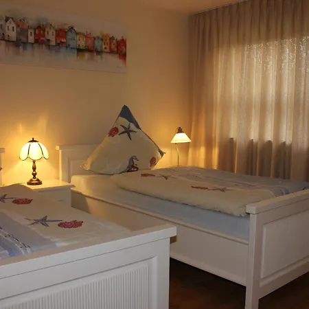 Haus Deichbrise بيت للعطل *