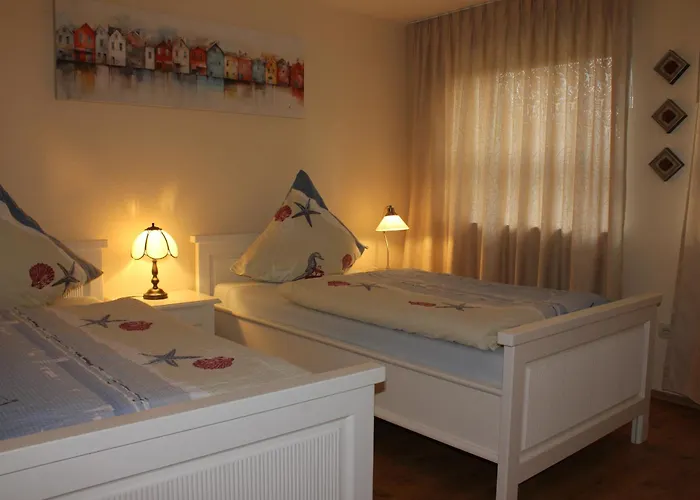 Haus Deichbrise 펜션 *